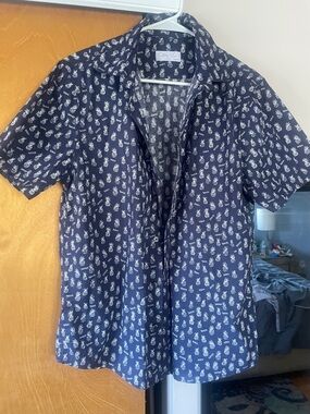 Men’s navy blue summer button-down shirt